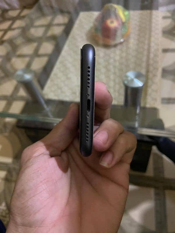 iphone 11 black 3