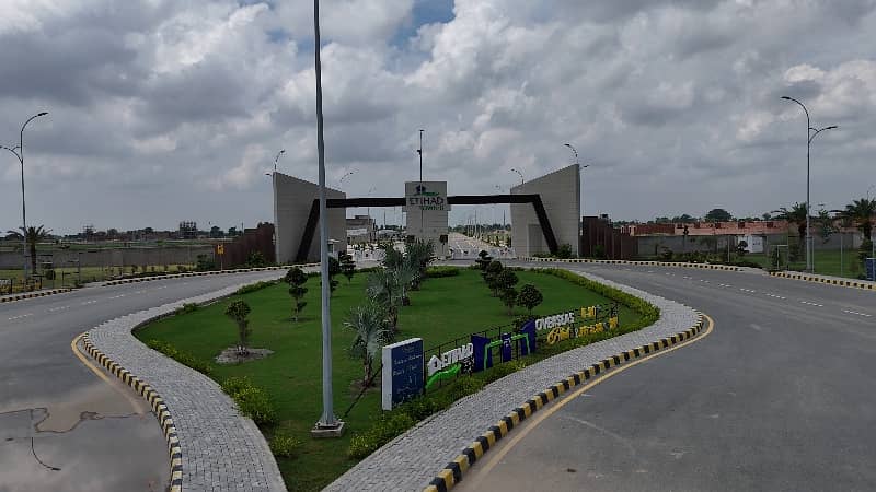 5 MARLA COMMERCIAL PLOT FACING NEELUM ROAD IN ETIHAD TOWN PHASE 2 BOOKING ON DOWNPAYMENT 4