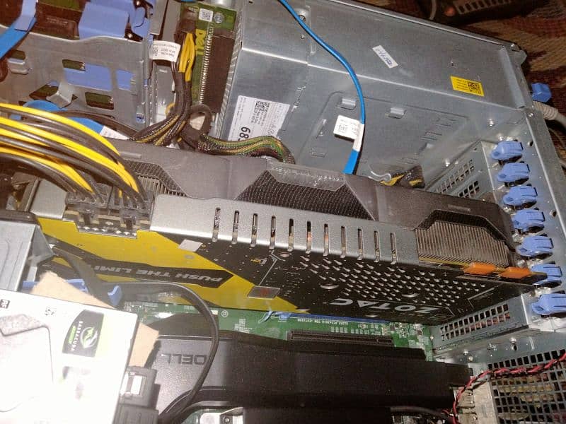 Dell T5810 Xeon Workstation 4