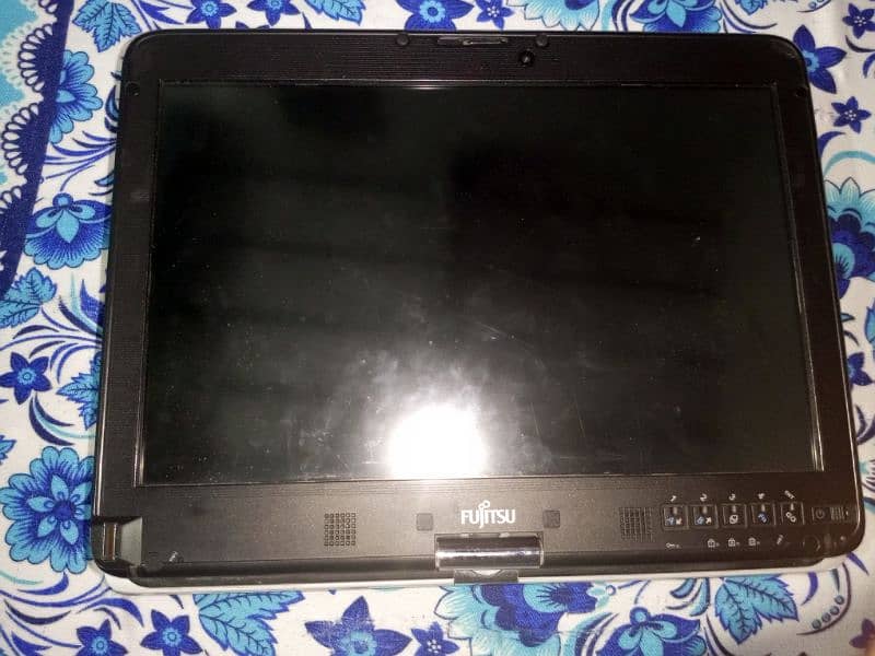 Fujitsu Laptop 4GB ram 32GBrom with digital pen and convertable laptop 9