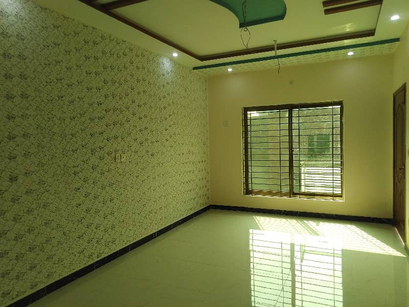 A Spacious 7 Marla House In Punjab University Society Phase 2 4