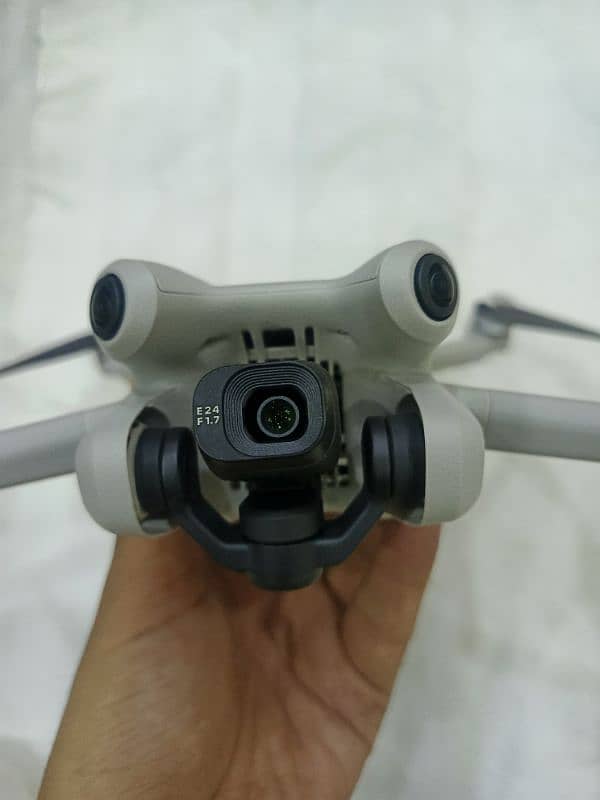 DJI Mini 4 Pro Fly More Combo Plus 7