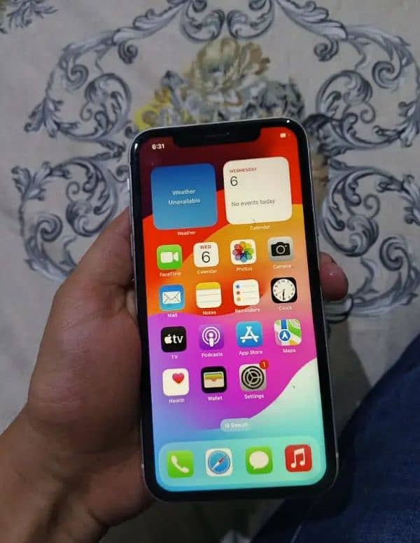 iphone XR 128 GB 5