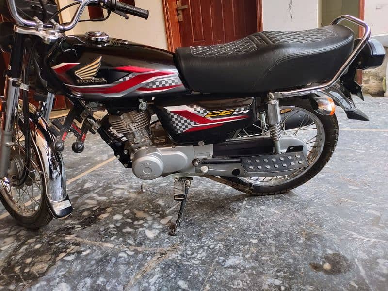 Honda CG 125 Condition 10/10 Just 4k km driven 1