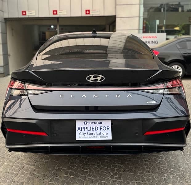 Hyundai Elantra 2024 1