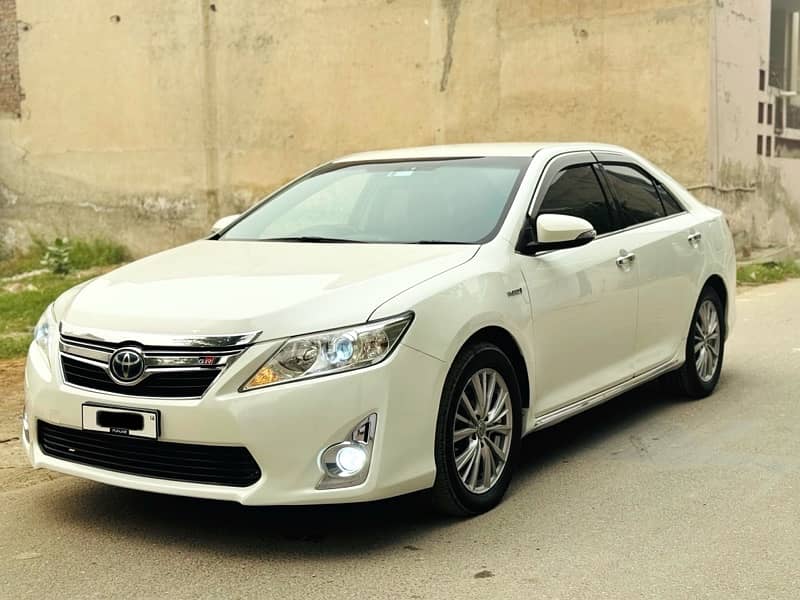 Toyota Camry 4