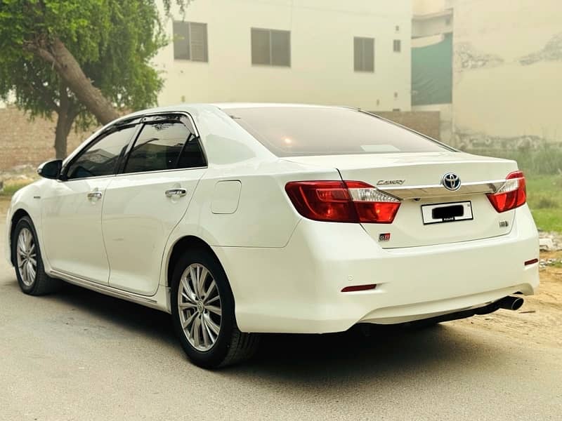 Toyota Camry 5