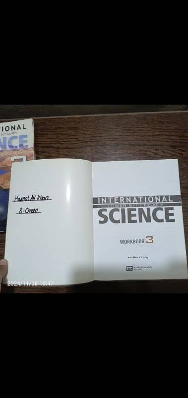 International lower secondary science BOOK + WORKBOOK 0