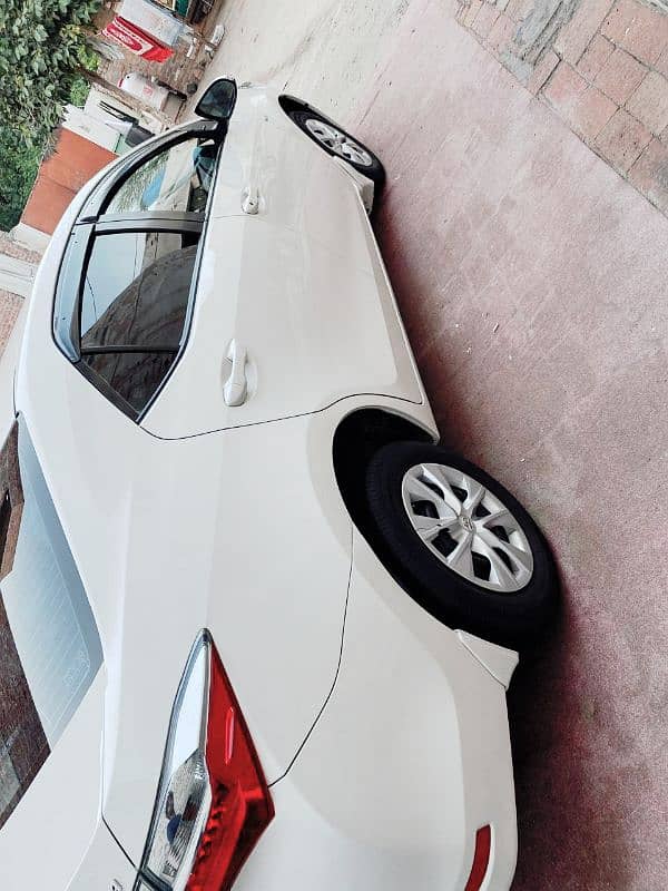 Toyota Corolla GLI 2019 In Original Condition 10/10 Lahore Number 3