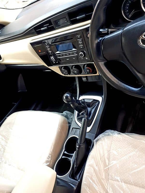 Toyota Corolla GLI 2019 In Original Condition 10/10 Lahore Number 17