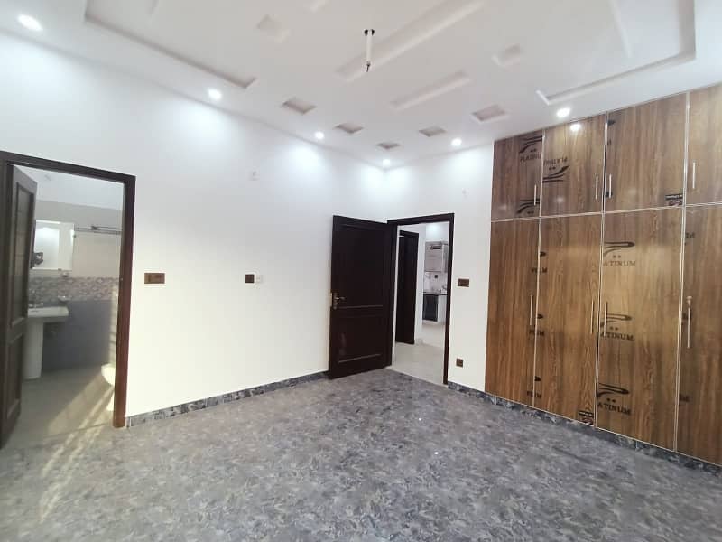 A Prime Location 10 Marla Upper Portion Has Landed On Market In Izmir Town Of Izmir Town 0