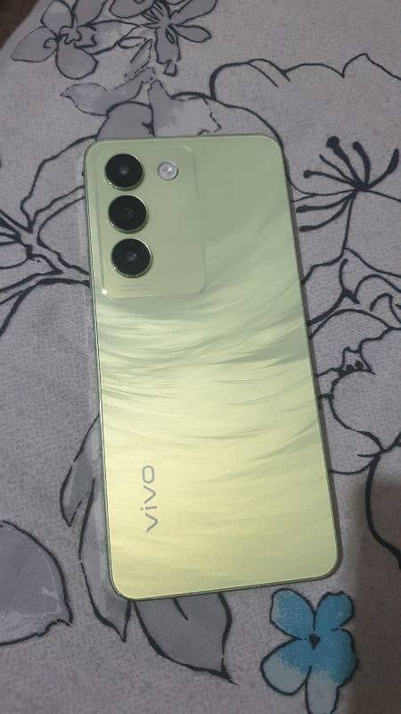 Vivo Y100 / 8Gb 256Gb Mobile phone / Pta approved 0