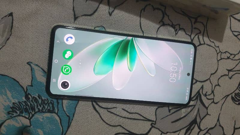 Vivo Y100 / 8Gb 256Gb Mobile phone / Pta approved 1