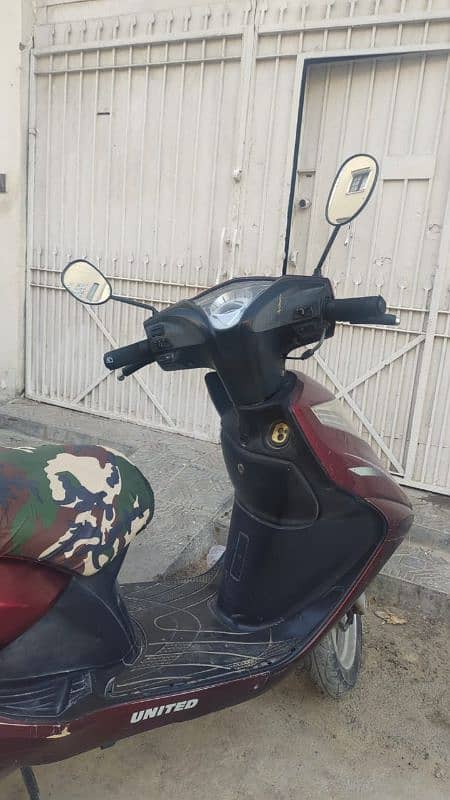 United Scooty automatic 100cc Just like new 6