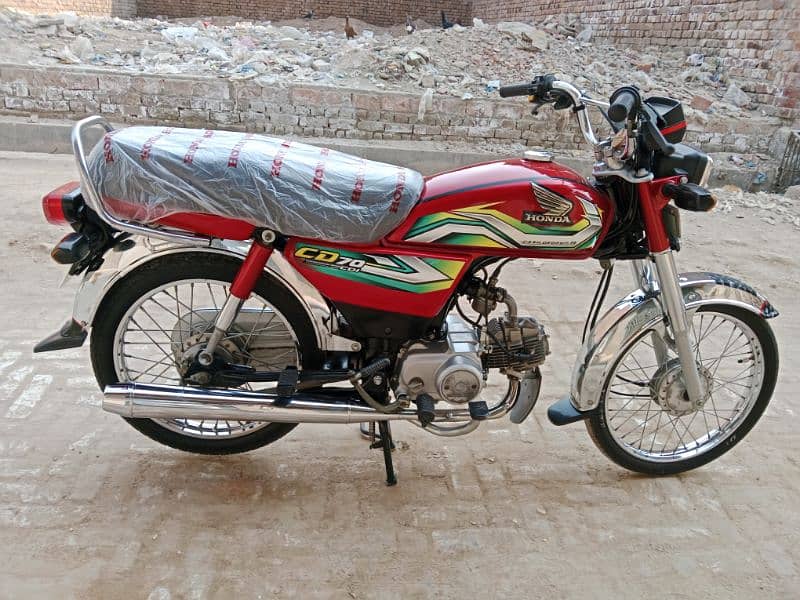 Honda CD 70 motorcycle for sale model 2023/03456561380/03057210160 1