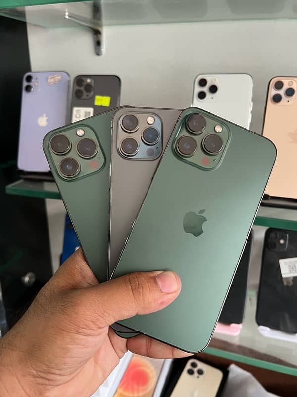 I phone 13 pro max 128 Gb 85+battery health 03019303925 0