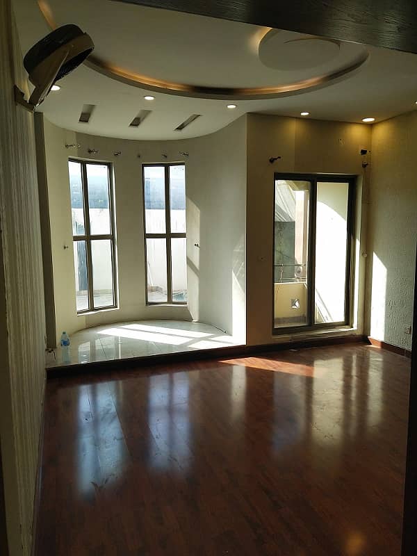 Luxury Three Bedrooms Un-Furnished Apartment Available for Rent in F-11 Markaz Islamabad 14