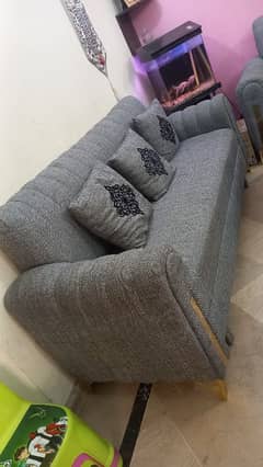 3 seater sofa set wid cushions