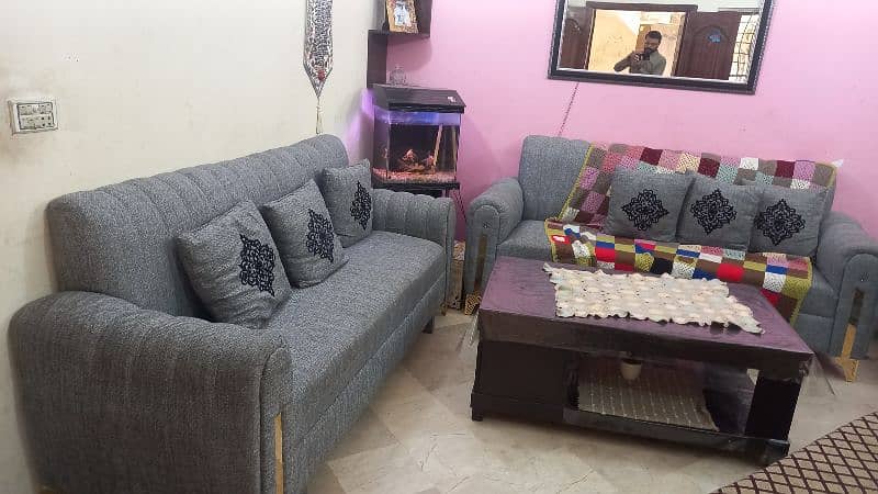 3 seater sofa set wid cushions 1