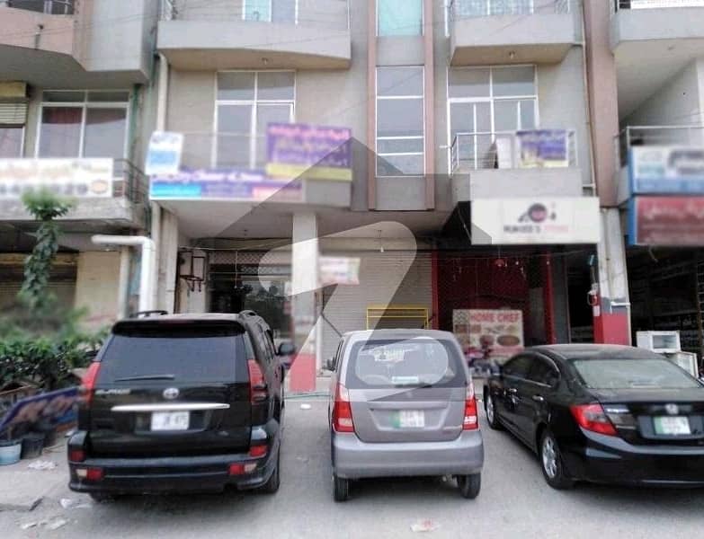 Flat Of 350 Square Feet Is Available In Contemporary Neighborhood Of Johar Town 0