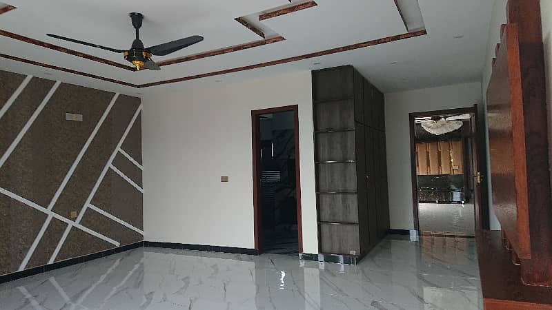 Brand New 1 Kanal House For Sale 13