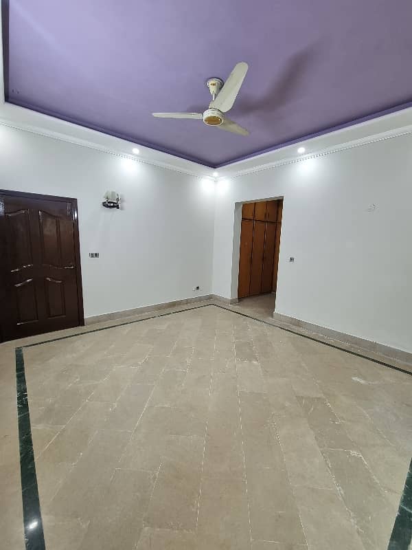 Well Maintained 1 Kanal Portion For Rent 5