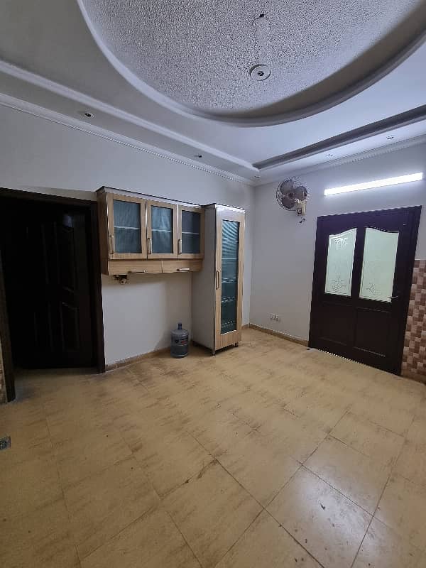 Well Maintained 1 Kanal Portion For Rent 10