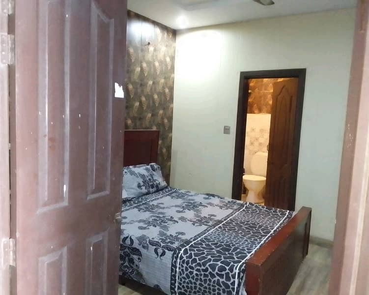 Johar Town Phase 2 - Block H3 Flat Sized 250 Square Feet For rent 3