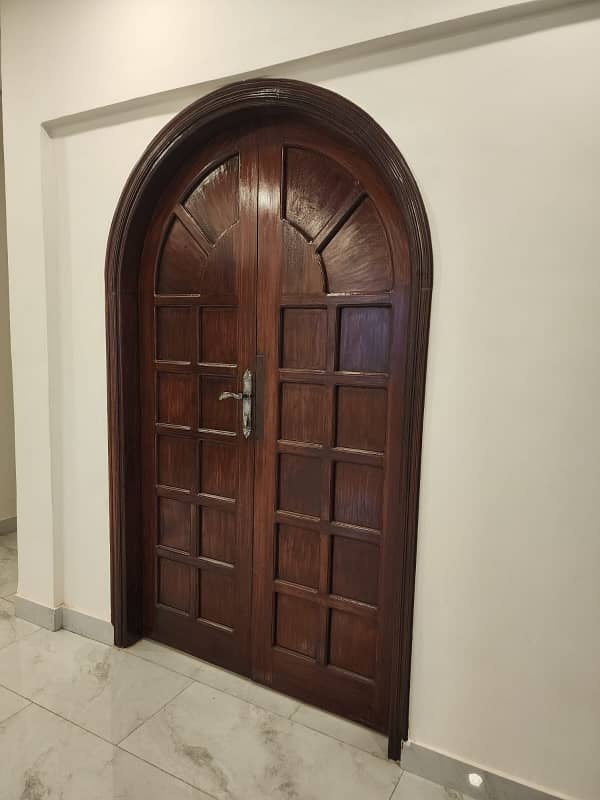 Corner Flat Of 1350 Square Feet Is Available For sale In Gulshan-e-Iqbal, Karachi 17