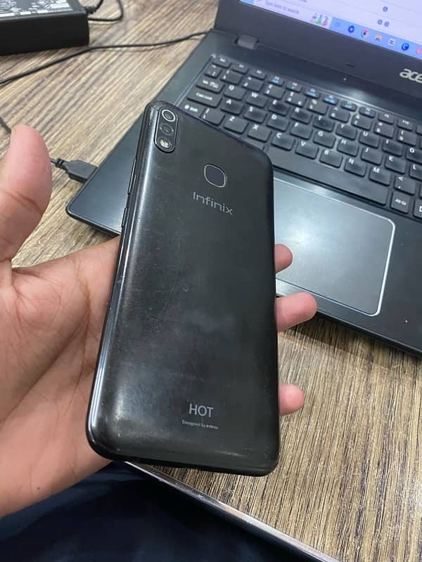 Infinix hot 8 2/32 2