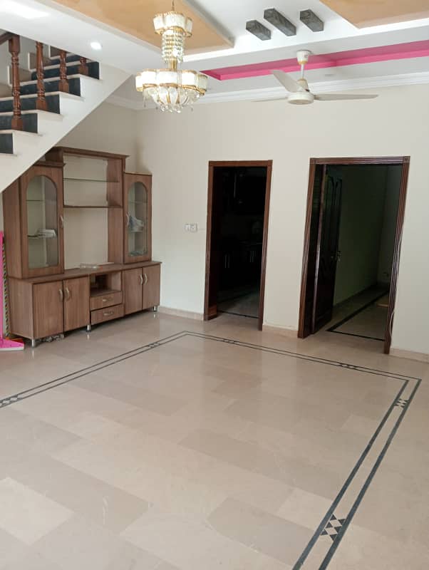 7marla 2beds DD TV lounge kitchen attached baths neat clean upper portion for rent in G 13 3 islamabad 3