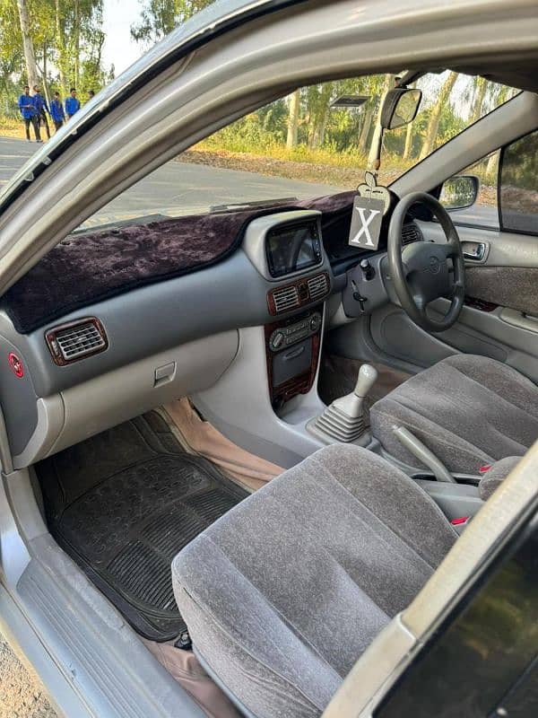 Toyota Corolla 2 Reviere1.5  biege interior 1