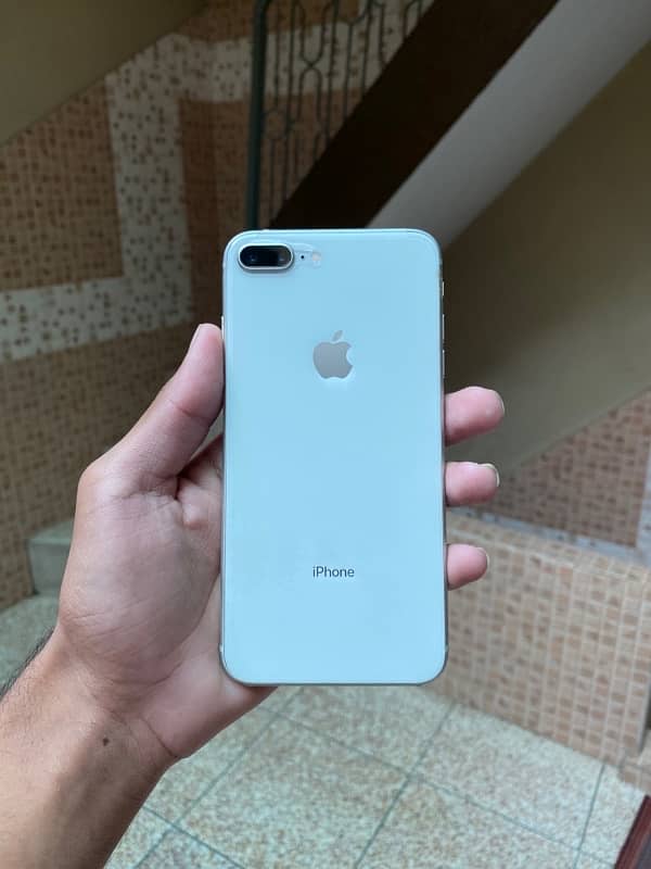 IPhone 8plus 64 Gb pta Approved white colour 0