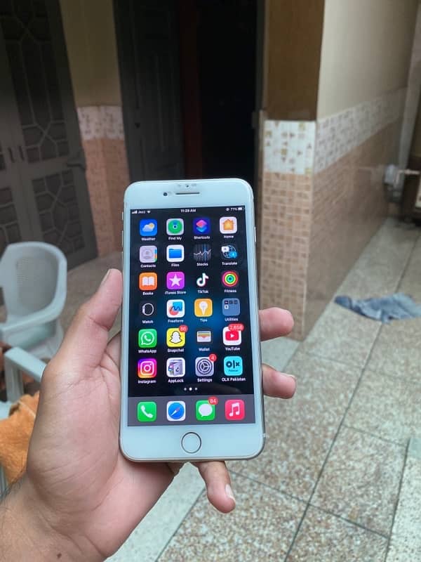 IPhone 8plus 64 Gb pta Approved white colour 1