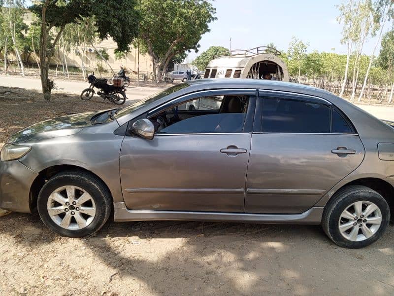 Toyota Corolla Altis 2010 3