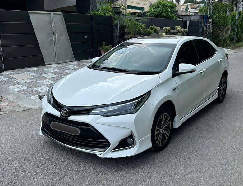 Toyota Altis Grande 2018 1