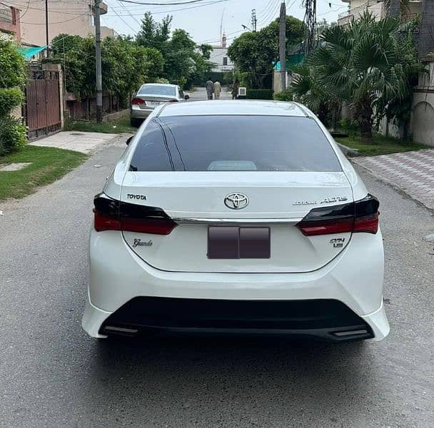 Toyota Altis Grande 2018 3