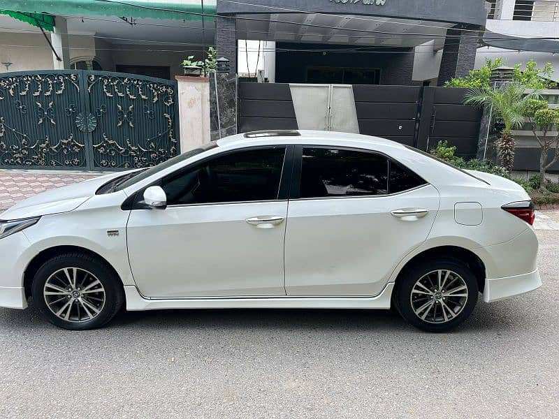 Toyota Altis Grande 2018 4