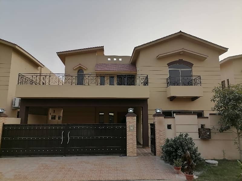 17 Marla House Available In Askari 10 - Sector F For sale 0