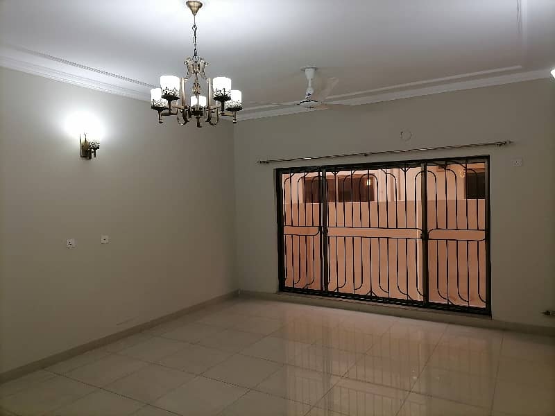 17 Marla House Available In Askari 10 - Sector F For sale 4