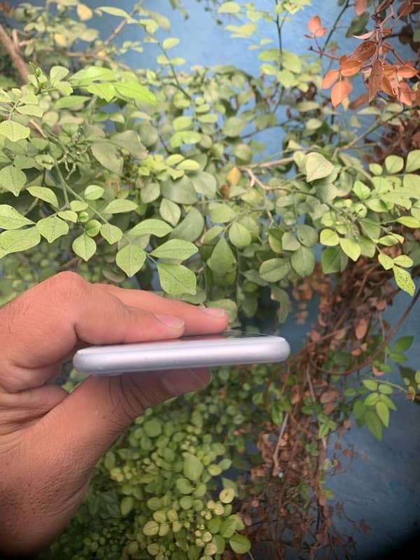 IPHONE 7 With Apple Original Charger 3