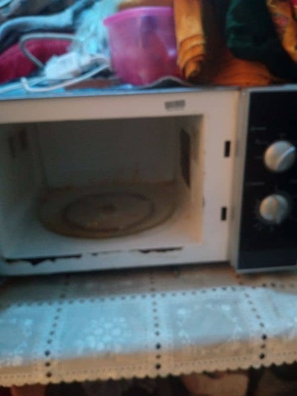 Dawlance microwave oven 1