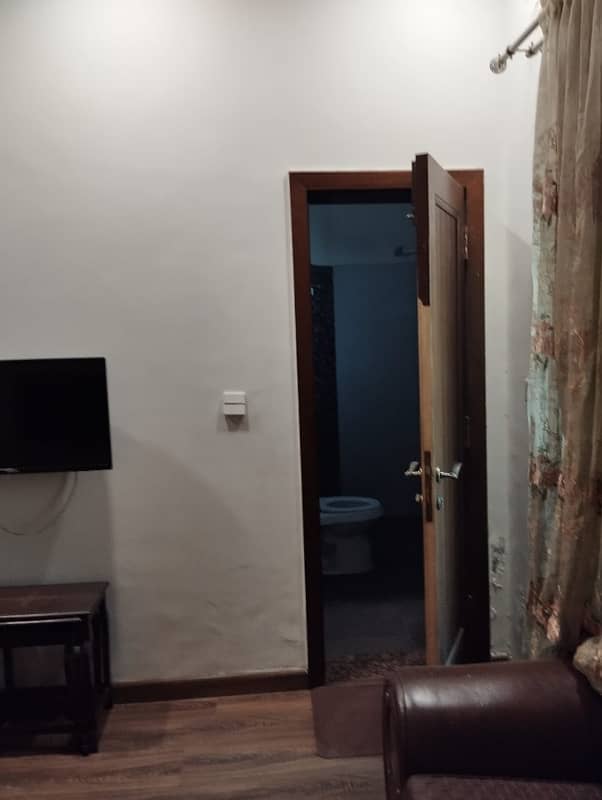 Askari-10 Lahore, 10- Marla 03 Badroom, Fully Furnished Upper Portion Available For Rent . 9