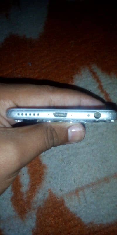 iphone 6 [64gb] storage screen is damage 3