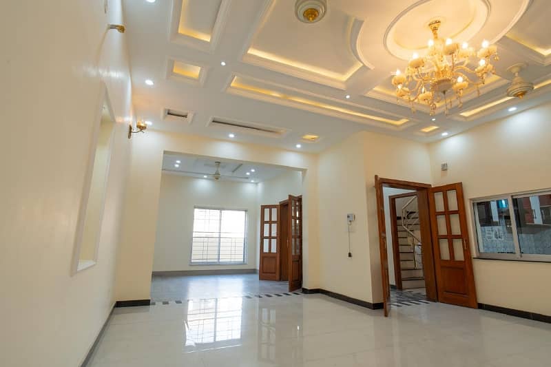 Ten Marla Beautiful Seven Beds House With Fully Basement At Fifty Feet Road In Overseas B Block Bahria Town 1