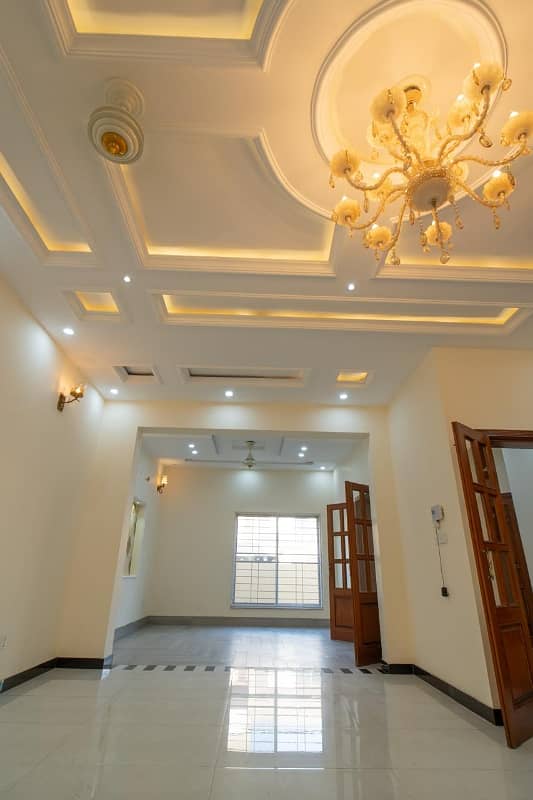 Ten Marla Beautiful Seven Beds House With Fully Basement At Fifty Feet Road In Overseas B Block Bahria Town 2