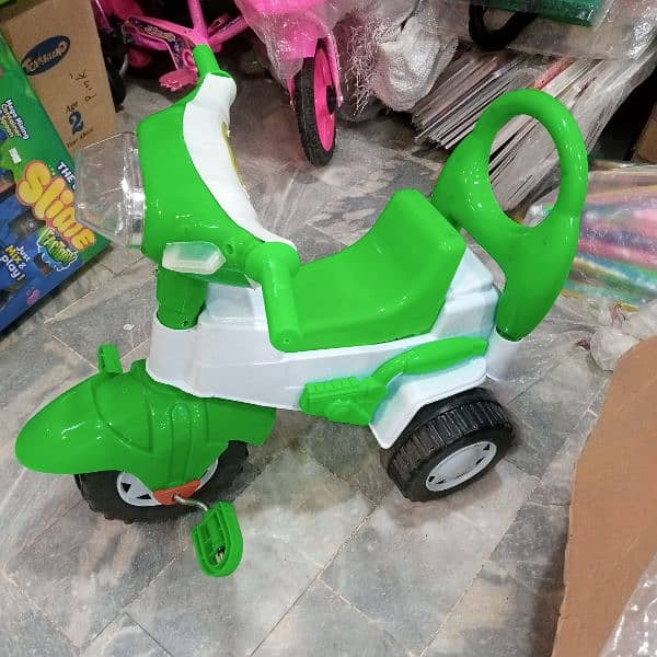 KIDS TRICYCLE WITH LIGHTS AND MUSIC BEST QUALITY (NEW) 2