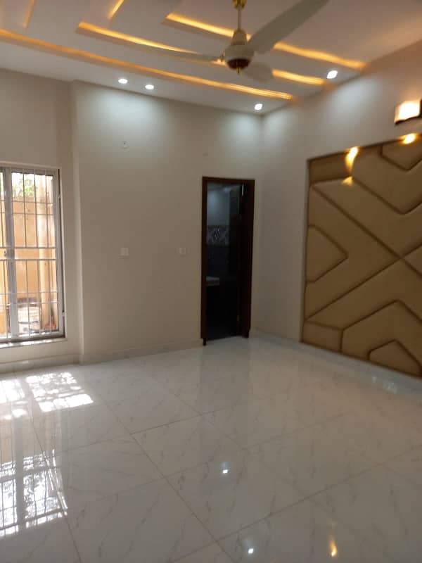 Ten Marla Brand New House For Sale In Overseas B Bahria Town Lahore Pakistan Near Market, Near Park And Mosque 3