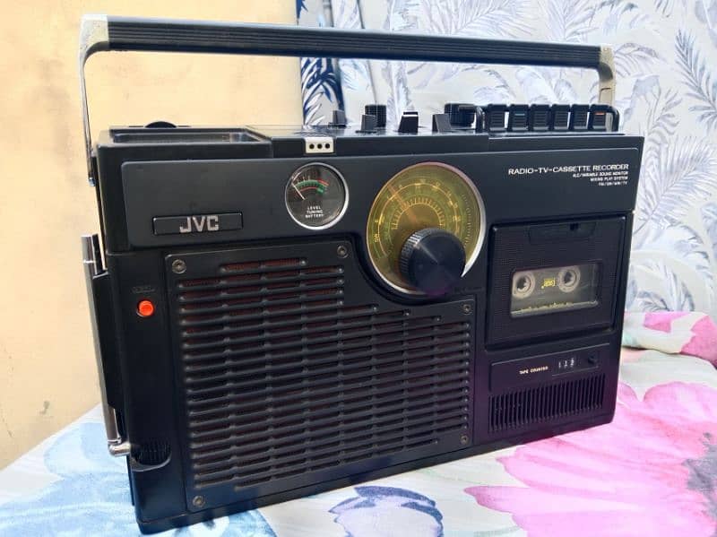 JVC Radio TV Cassate Recorder Model No 3060CQ Made in Japan 0