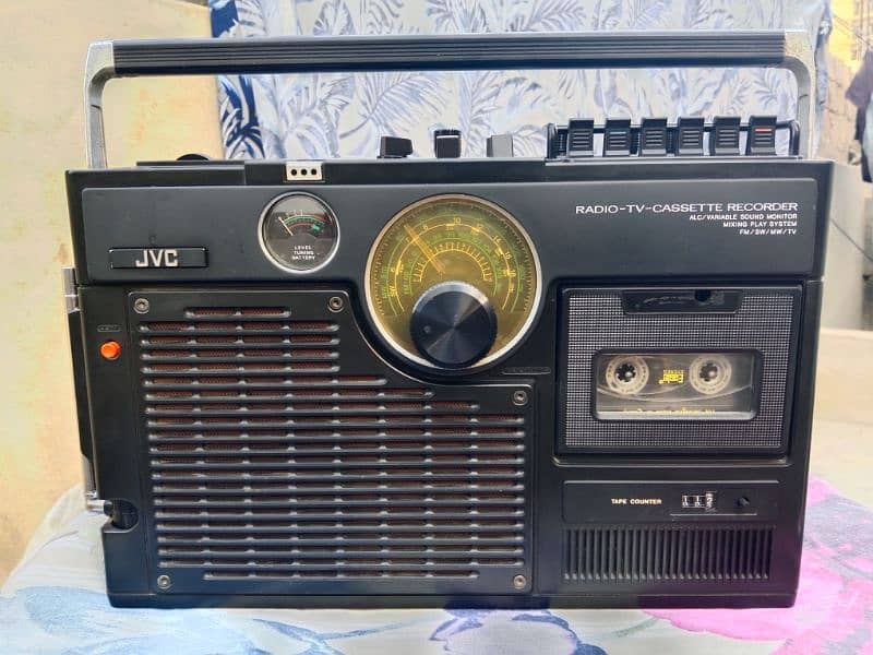 JVC Radio TV Cassate Recorder Model No 3060CQ Made in Japan 2